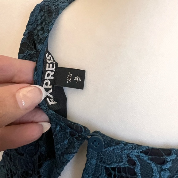 Mini lace dress - Picture 3 of 3